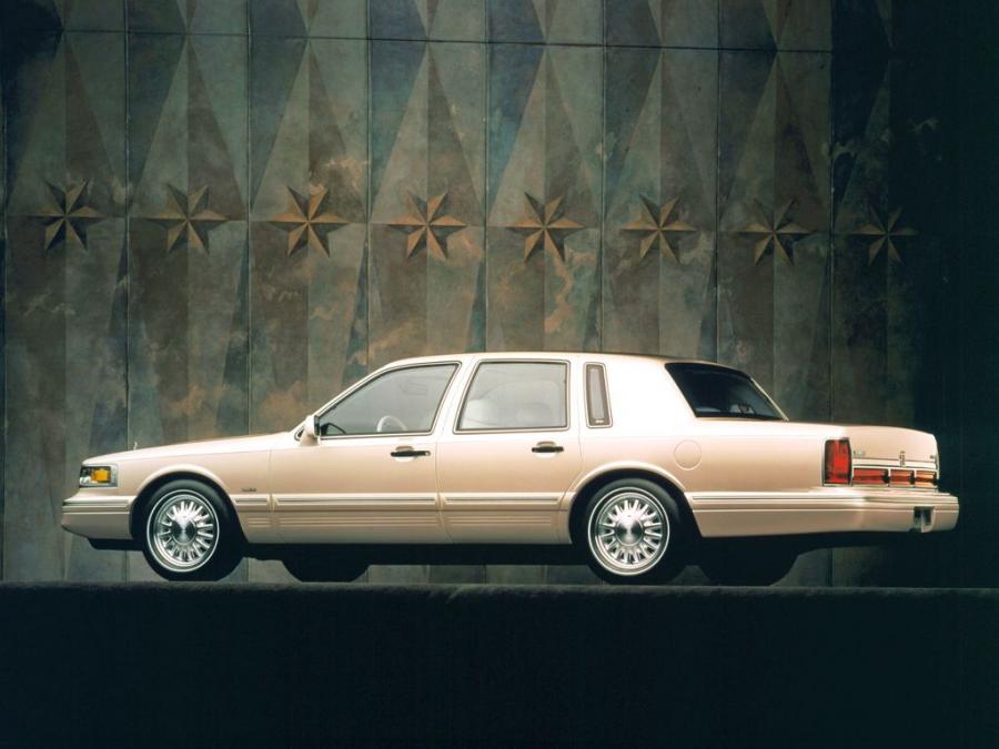  Lincoln Town Car 1994 года  (фото 16 из 16)